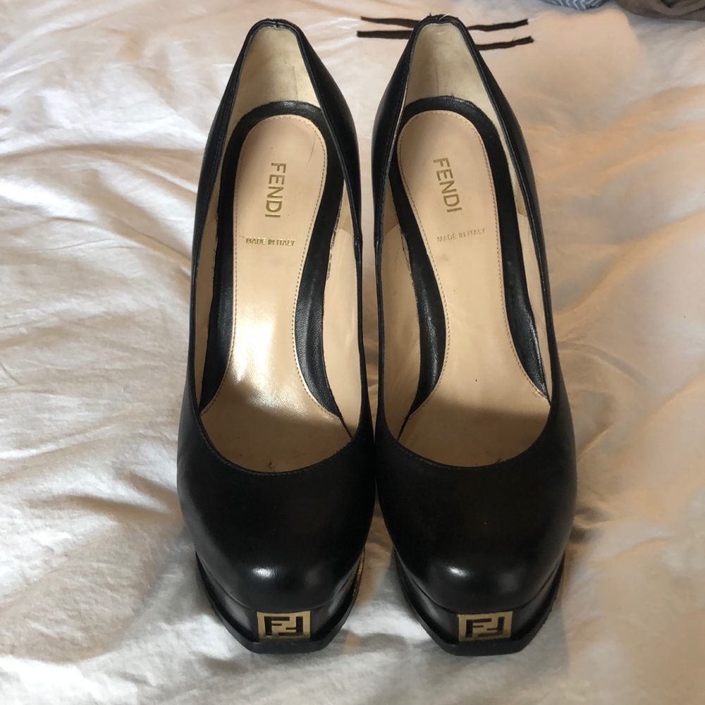 Fendi Fendinista pump
